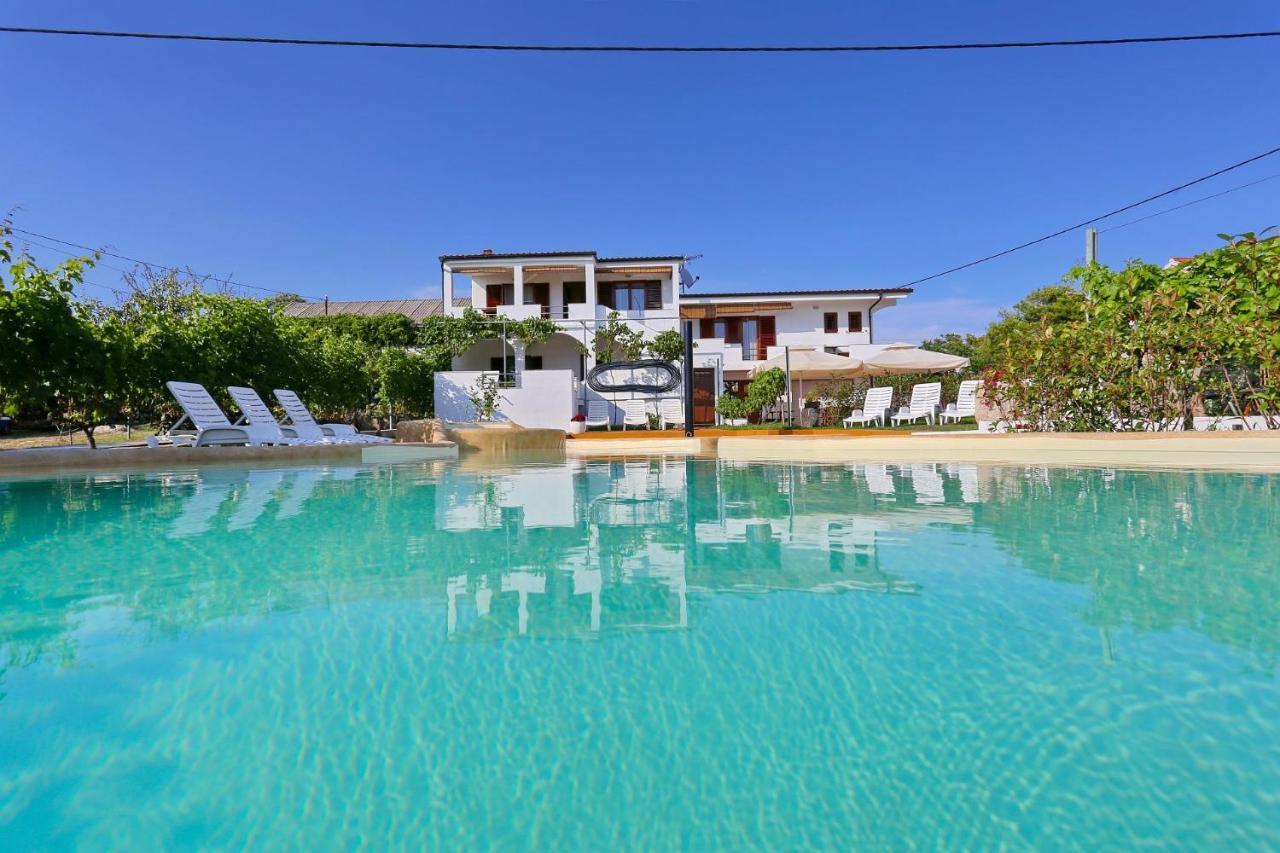 Goran Apartment Vir
