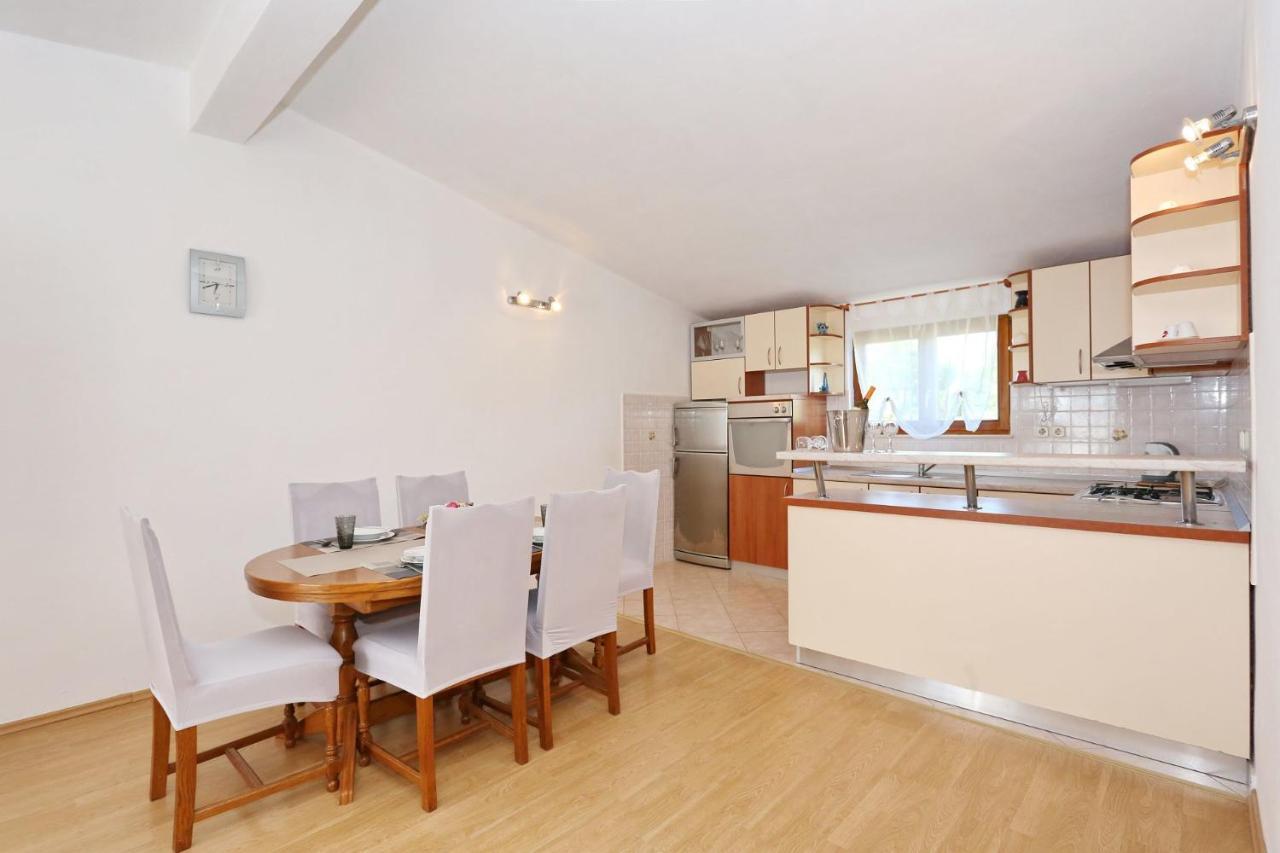 Apartment Goran *