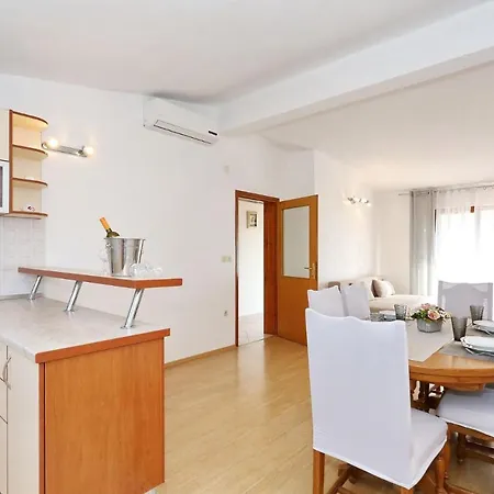 Apartments Goran Vir Exterior photo