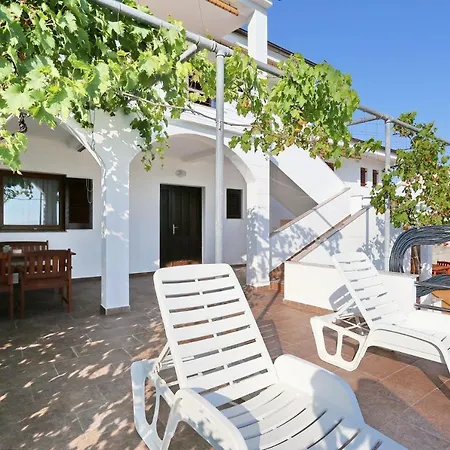 Apartments Goran Vir Exterior photo